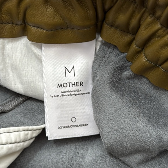 MOTHER The Rambler Lounger Ankle Faux Leather Lined Fig Green Pants Size Medium - Picture 10 of 14